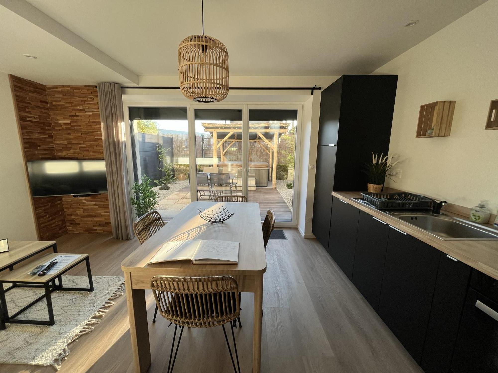 Sejour Detente - Appart'Hotel N 1 Avec Jaccuzi, Piscine Et Petit-Dejeuner Chouzelot Luaran gambar