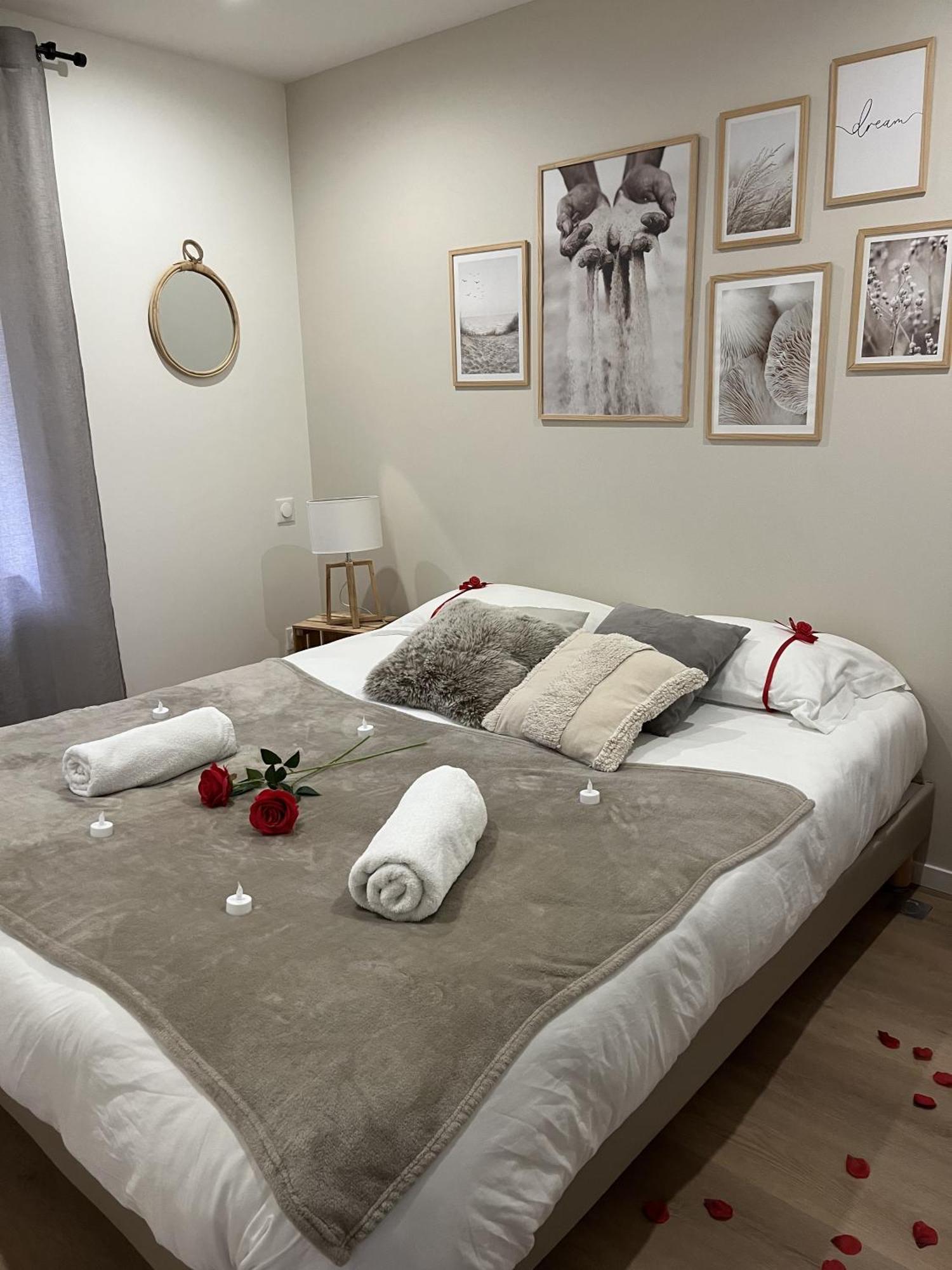 Sejour Detente - Appart'Hotel N 1 Avec Jaccuzi, Piscine Et Petit-Dejeuner Chouzelot Luaran gambar