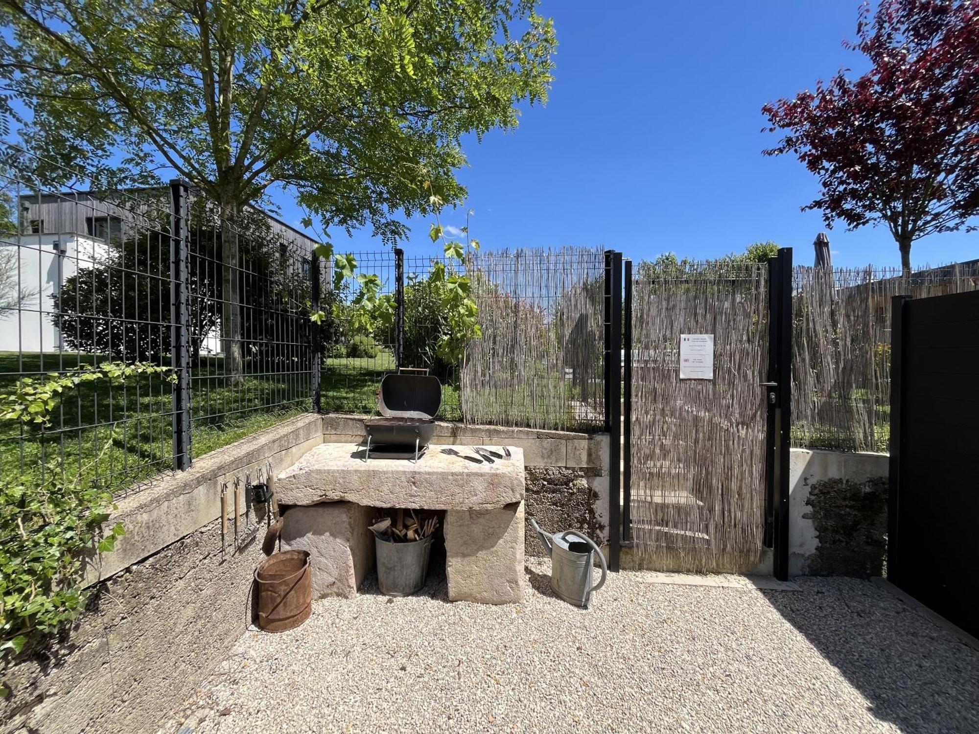 Sejour Detente - Appart'Hotel N 1 Avec Jaccuzi, Piscine Et Petit-Dejeuner Chouzelot Luaran gambar